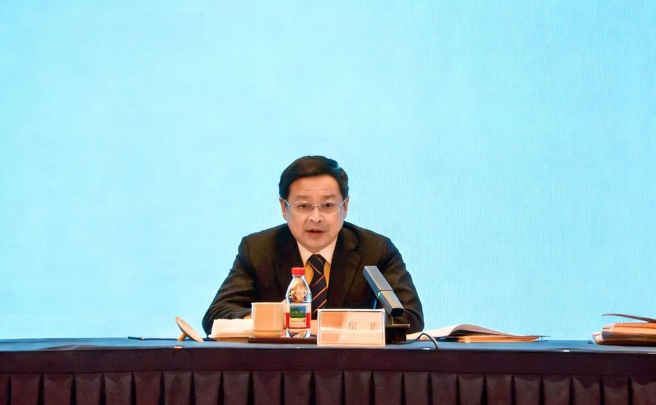 av直播
召开2026年度工作会议暨第一届职工代表大会第五次